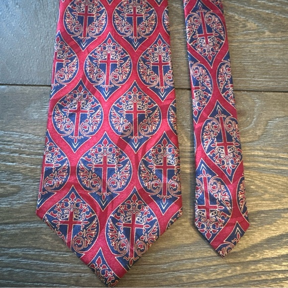 Cross Paisley Elegant Red and Blue Tie - Picture 4 of 6
